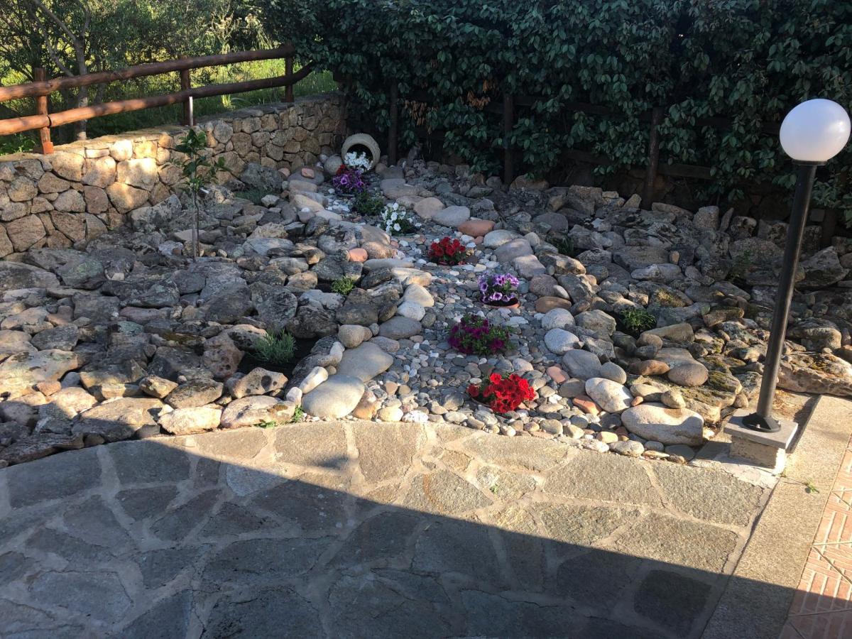 Villa Peonia Budoni Buitenkant foto