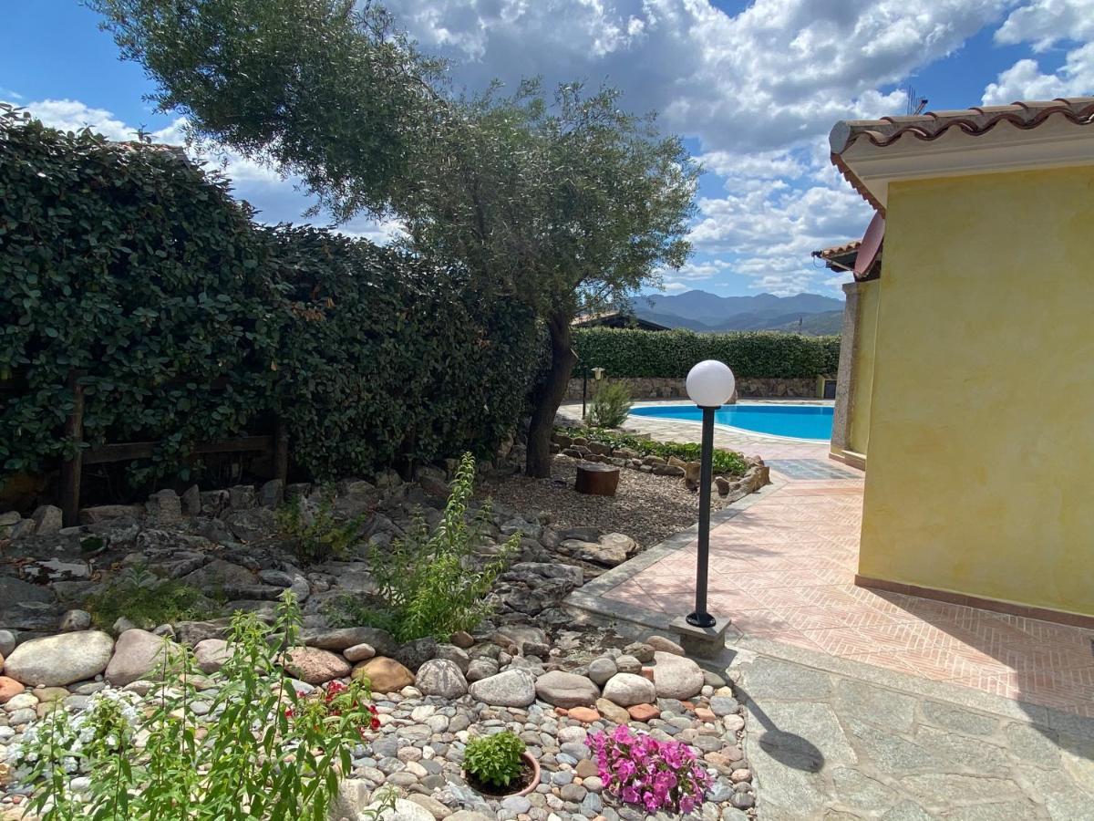 Villa Peonia Budoni Buitenkant foto